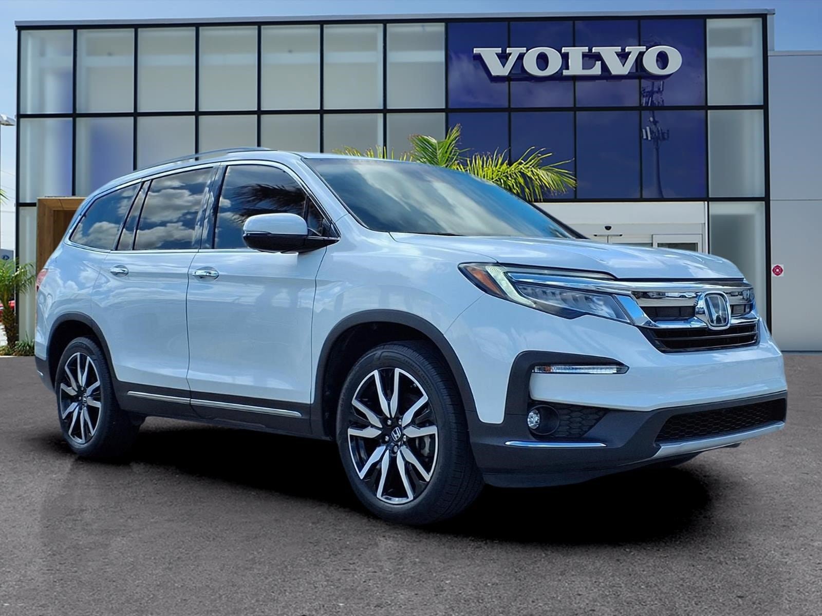 Used 2021 Honda Pilot Touring image 1