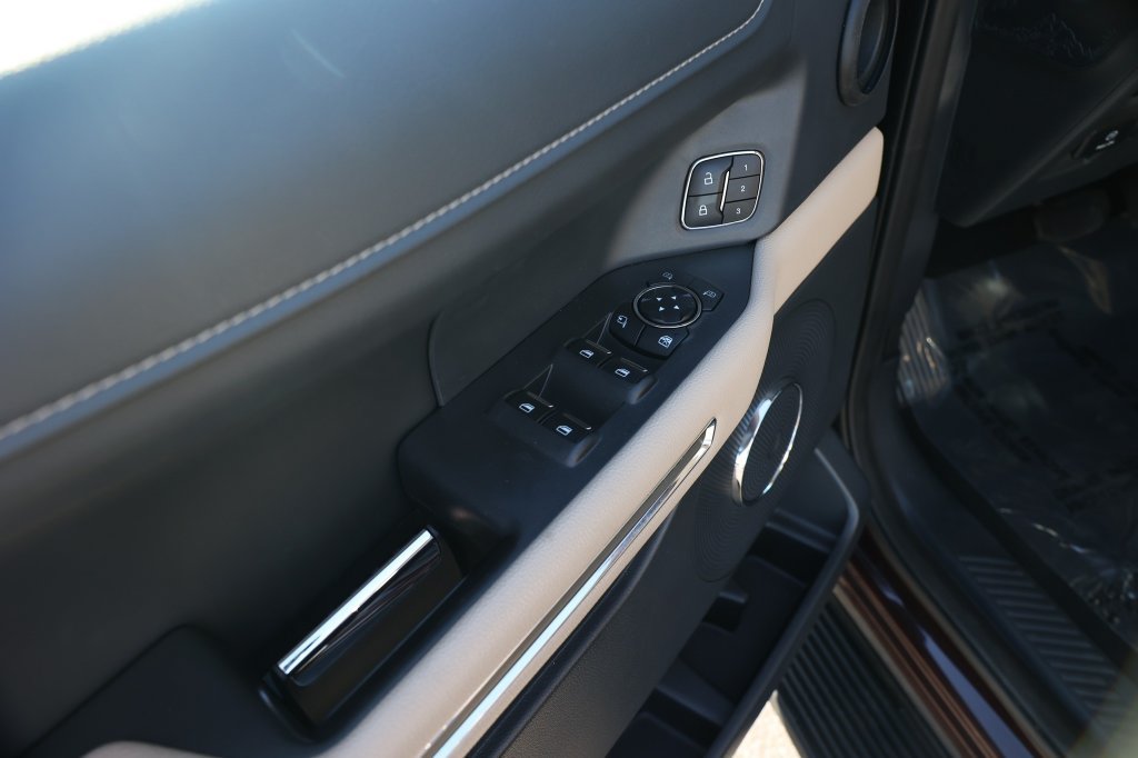 Used 2024 Ford Expedition XLT RWD image 22