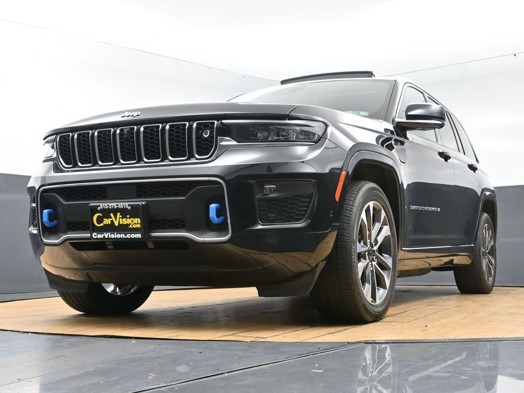 Used 2023 Jeep Grand Cherokee Overland w/ Advanced Protech Group III AWD/4WD image 52