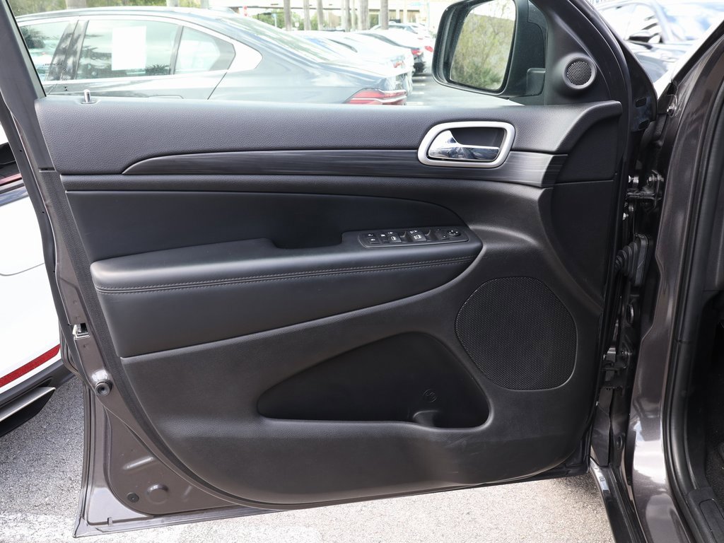 Used 2021 Jeep Grand Cherokee Laredo X image 11