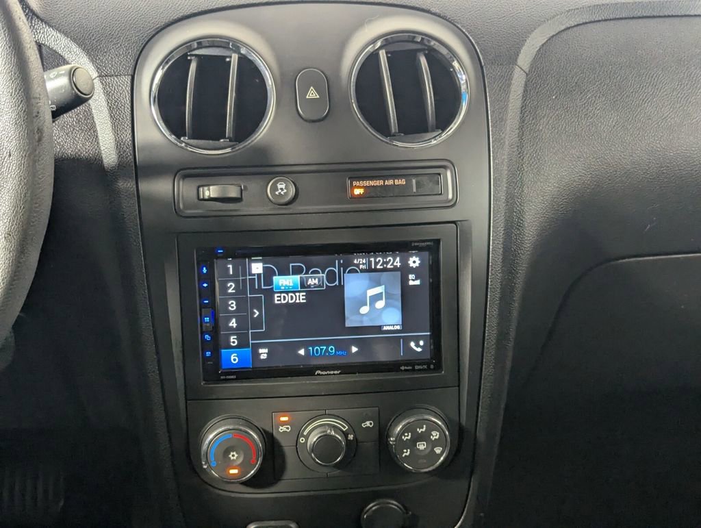 Used 2011 Chevrolet HHR LT FWD image 17