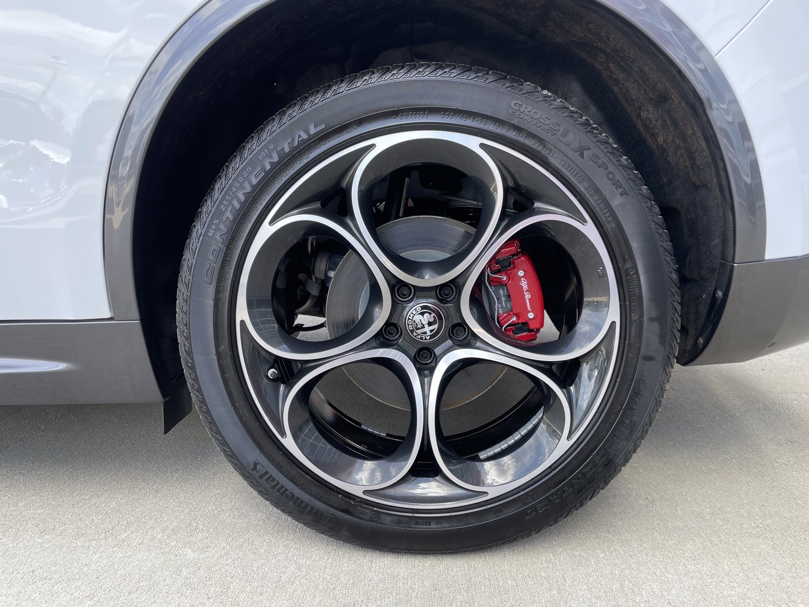 Used 2024 Alfa Romeo Stelvio Ti w/ Active Assist Plus Package image 8