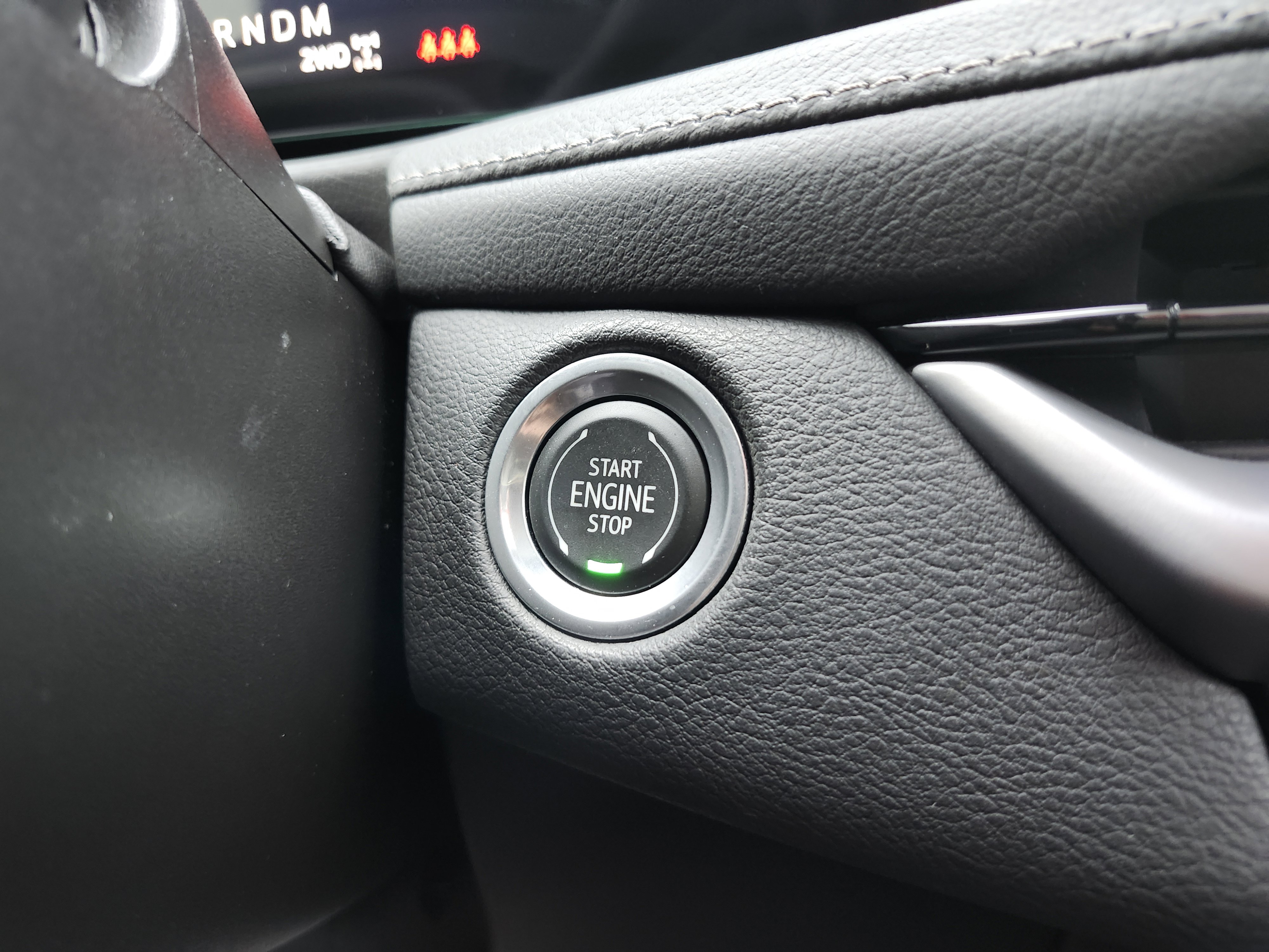 Used 2024 Cadillac XT4 Premium Luxury image 9