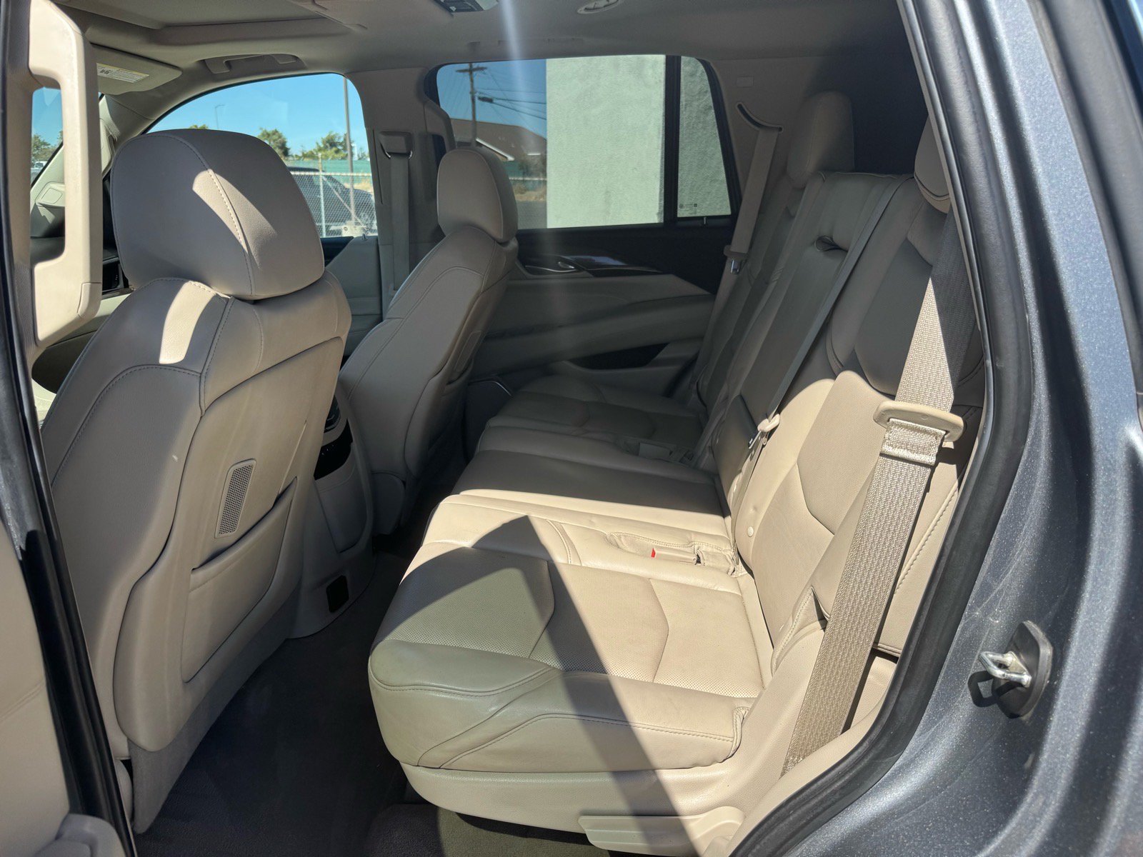 Used 2019 Cadillac Escalade Premium Luxury AWD/4WD image 13