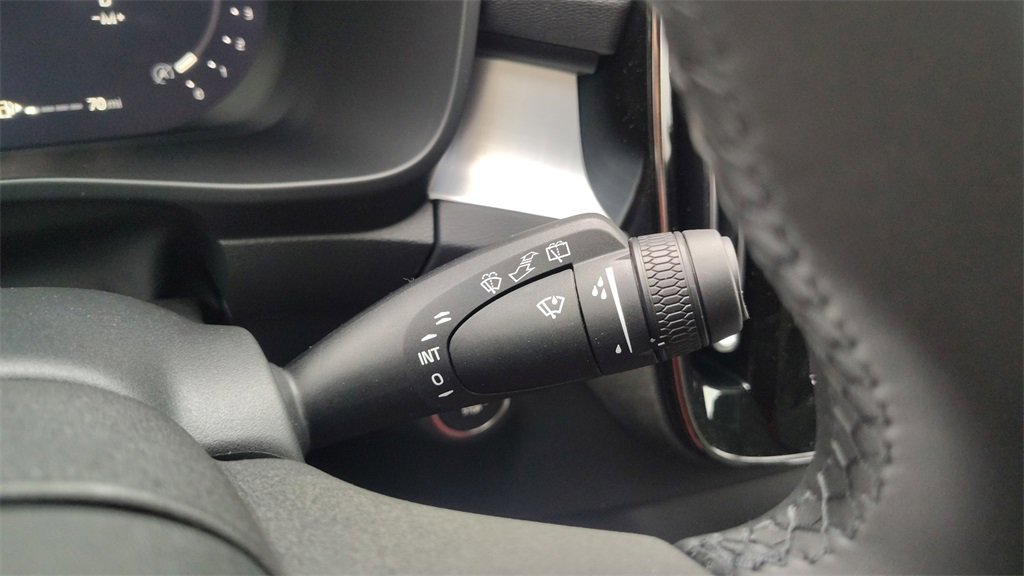 New 2026 Volvo XC40 B5 Ultra w/ Climate Package image 17