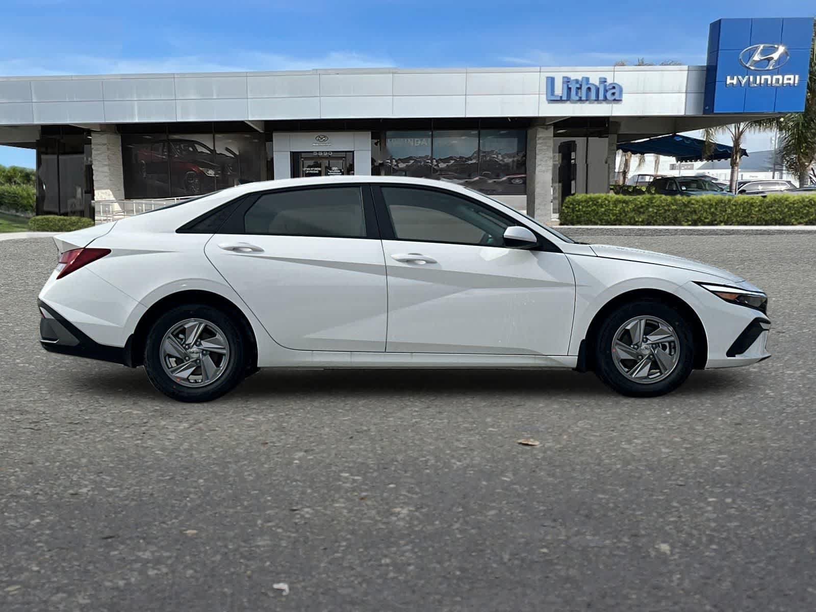 New 2026 Hyundai Elantra SE FWD image 9