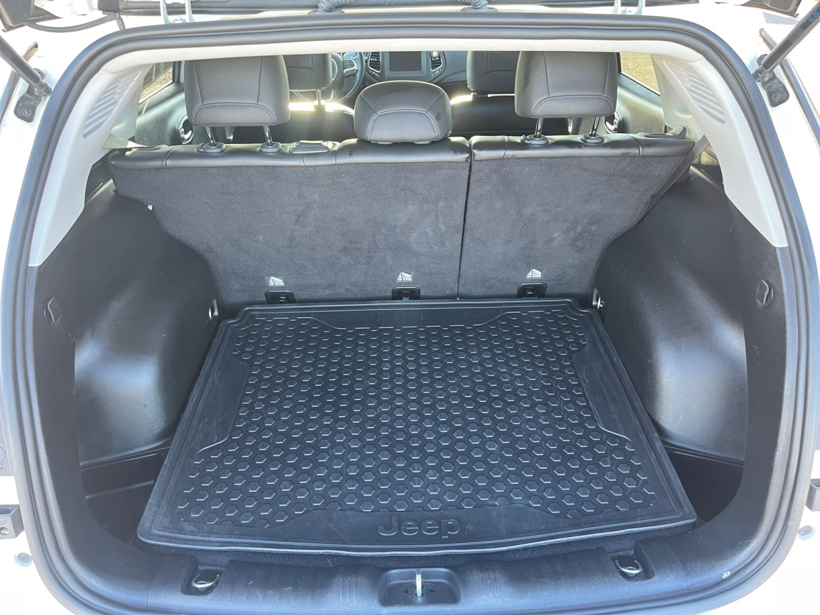 Used 2019 Jeep Compass Latitude w/ Popular Equipment Group AWD/4WD image 27