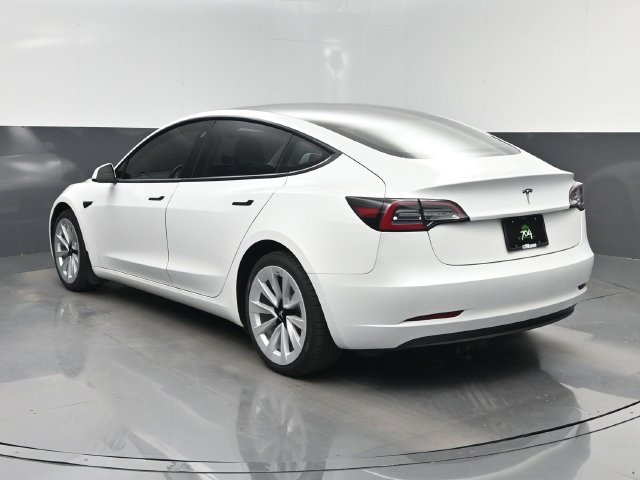 Used 2023 Tesla Model 3 Standard Range RWD image 4