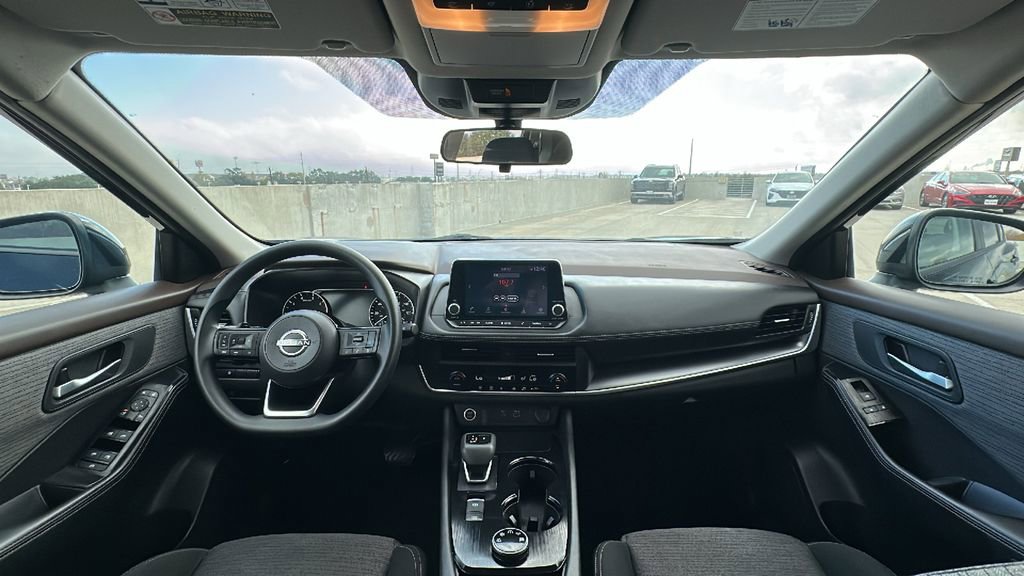 Used 2023 Nissan Rogue SV image 21