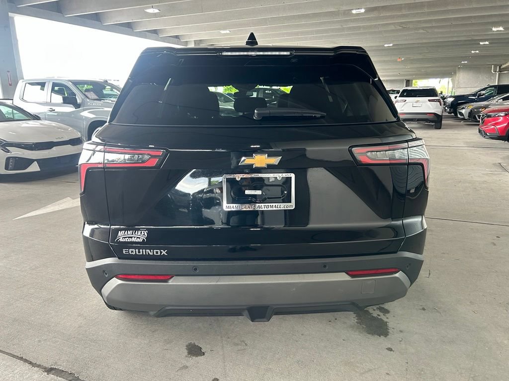 Used 2025 Chevrolet Equinox LT FWD image 4