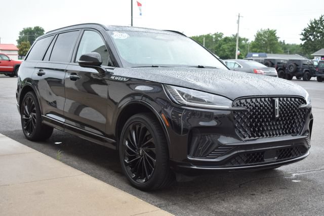Used 2025 Lincoln Aviator Reserve w/ Equipment Group 201A AWD/4WD image 13