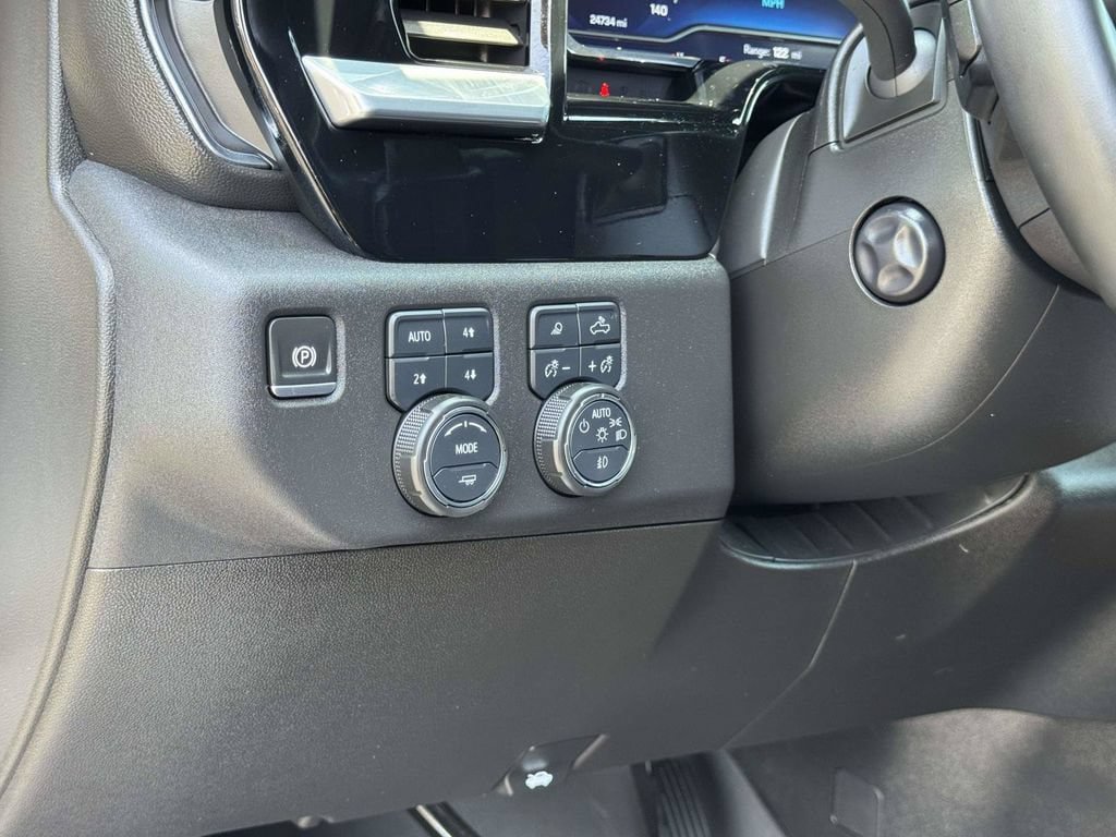 Used 2024 Chevrolet Silverado 1500 High Country w/ High Country Premium Package AWD/4WD image 10