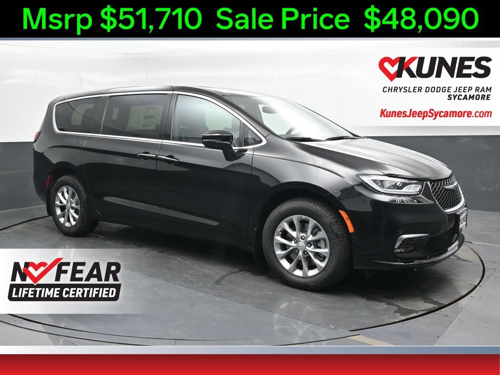 New 2026 Chrysler Pacifica Select image 1