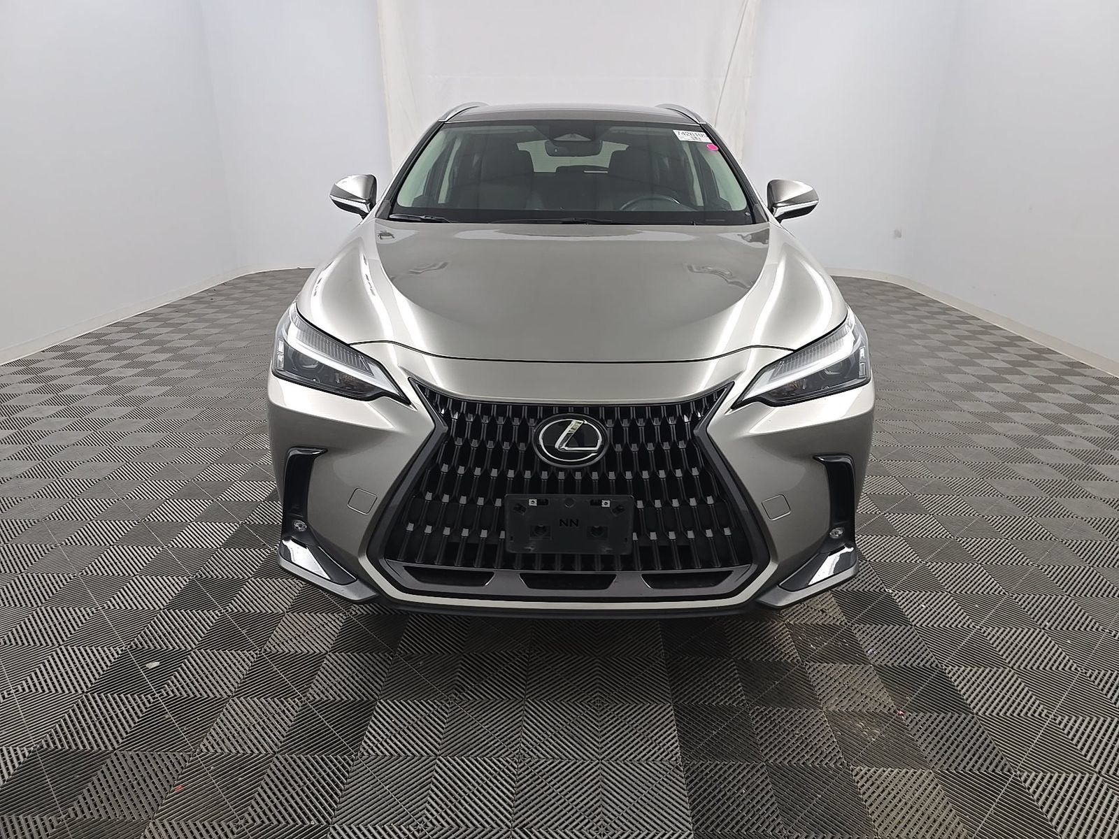 Used 2023 Lexus NX 250 FWD image 2