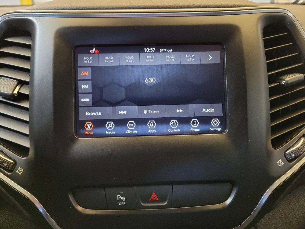 Used 2019 Jeep Cherokee Latitude Plus w/ Comfort/Convenience Group image 25