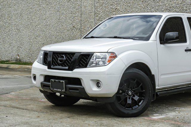 Used 2021 Nissan Frontier SV w/ Midnight Edition Floor Mats image 5