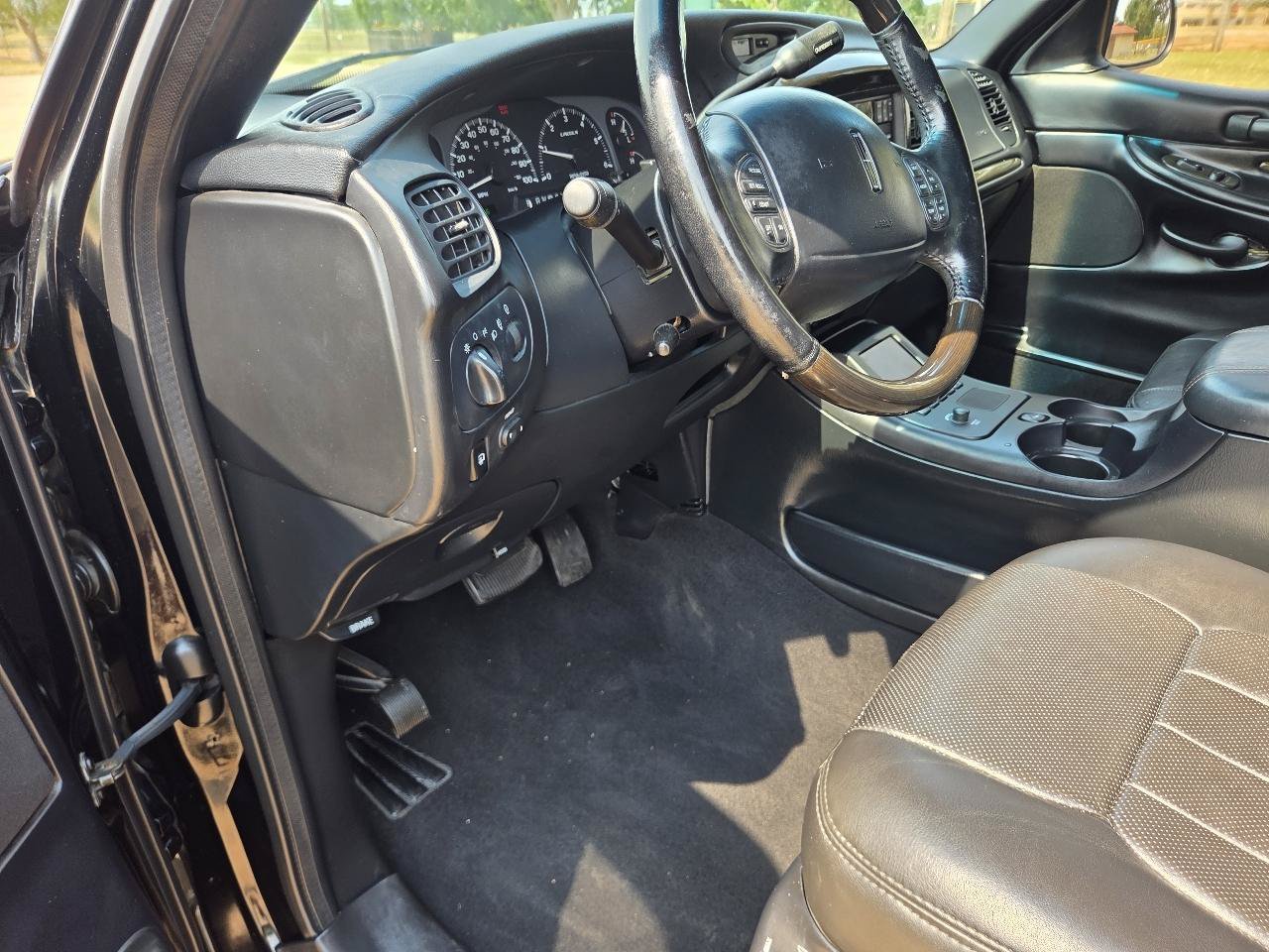 Used 2002 Lincoln Blackwood RWD image 13