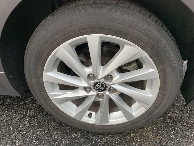 Used 2023 Toyota Camry LE image 32
