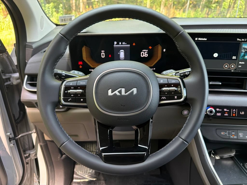 Used 2026 Kia Carnival EX FWD image 20