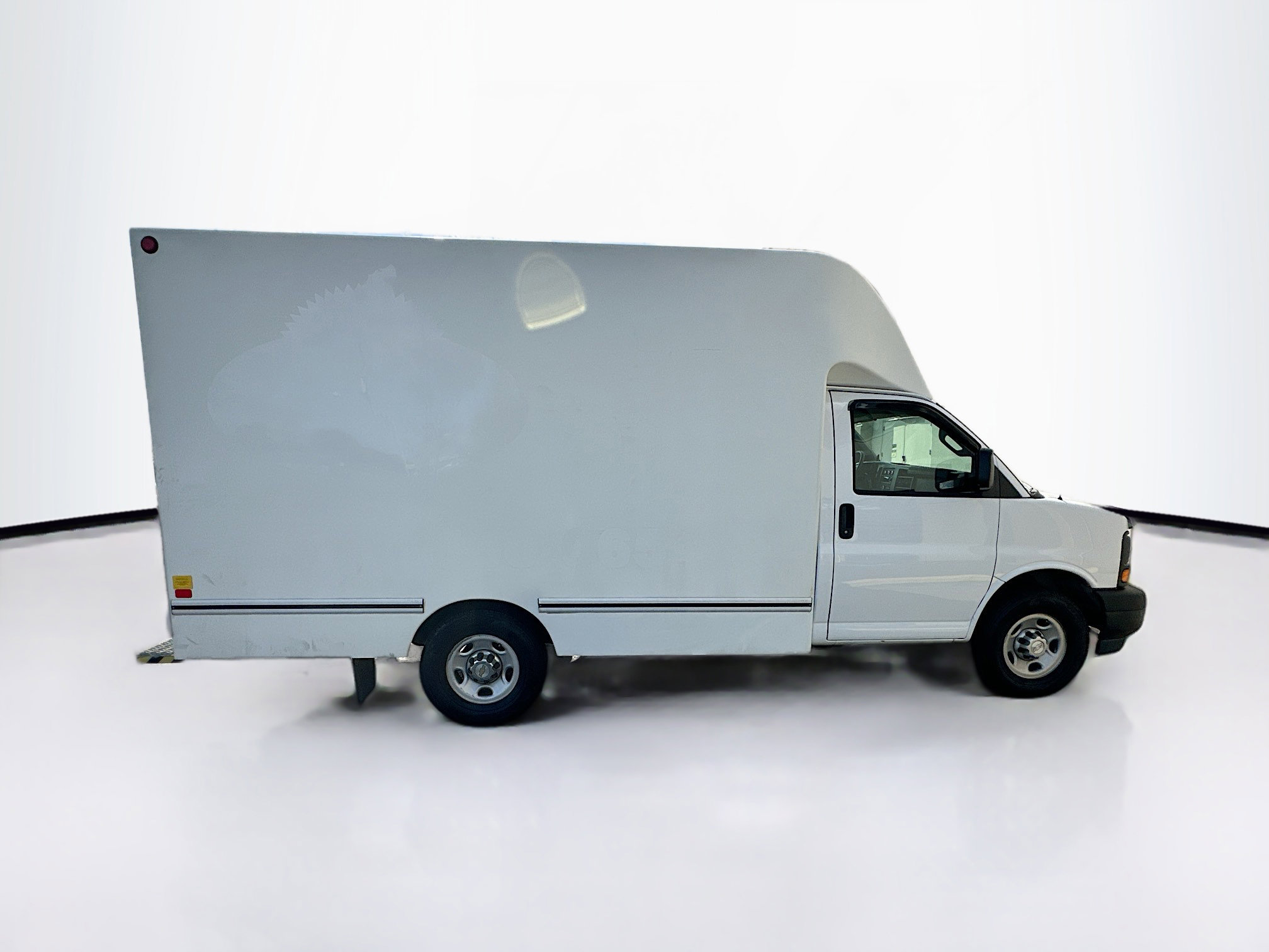 Used 2017 Chevrolet Express 3500 image 10