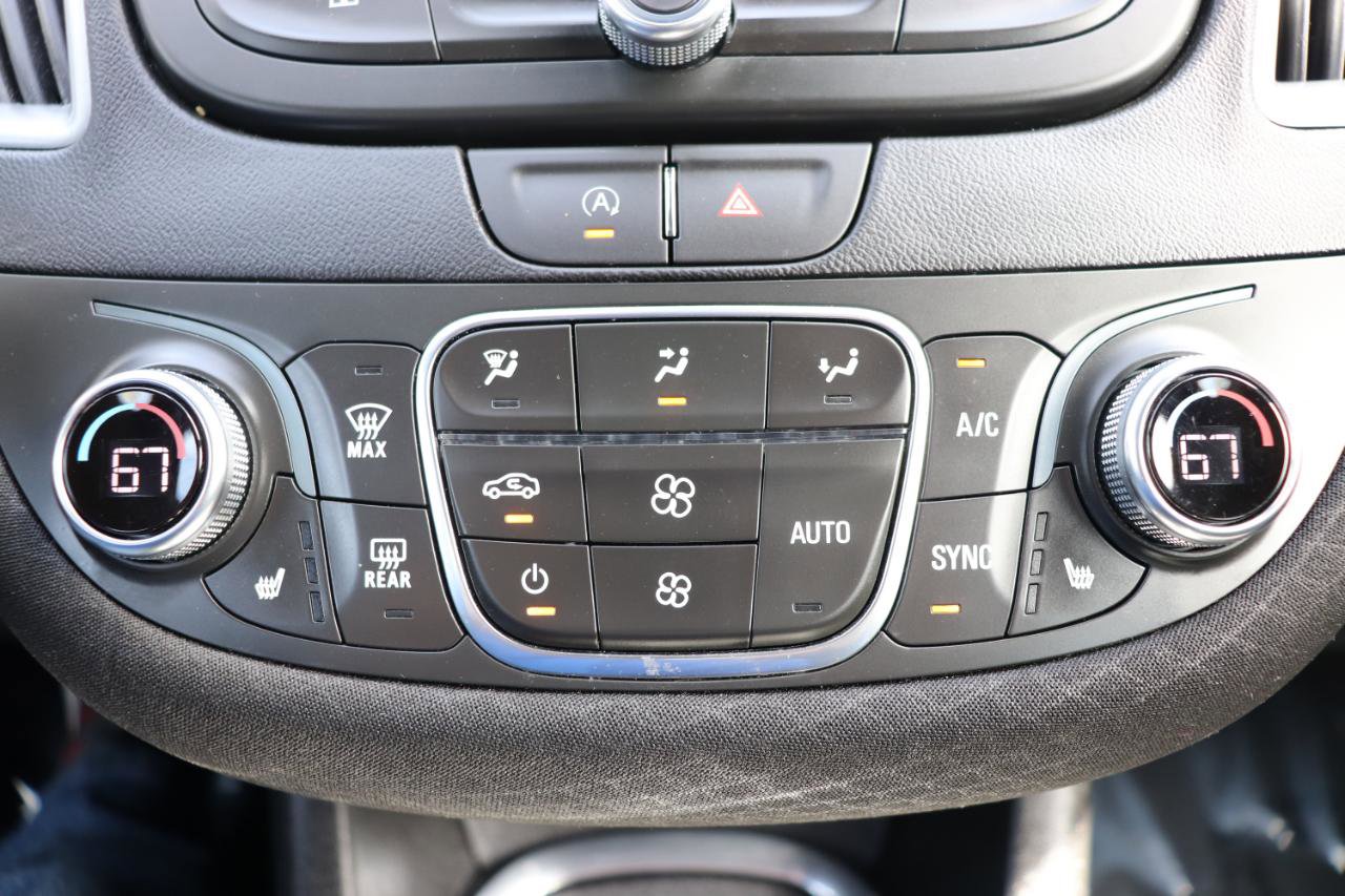 Used 2025 Chevrolet Malibu LT FWD image 32