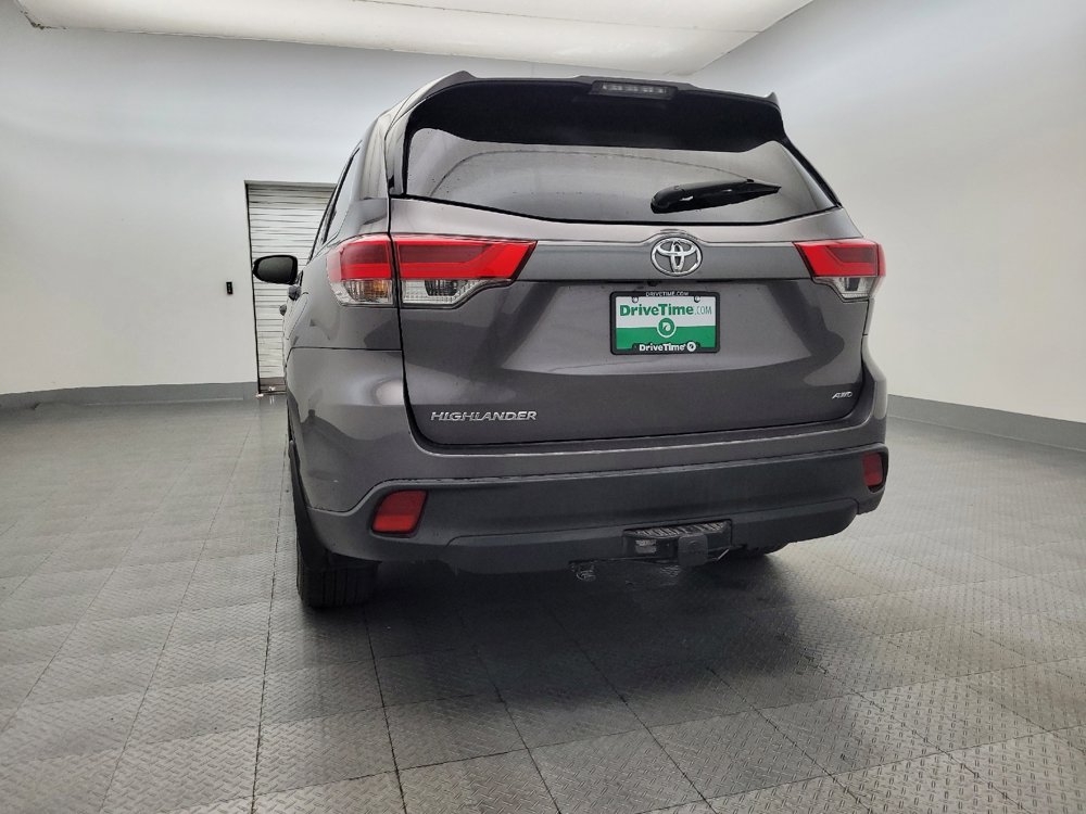 Used 2019 Toyota Highlander LE image 6