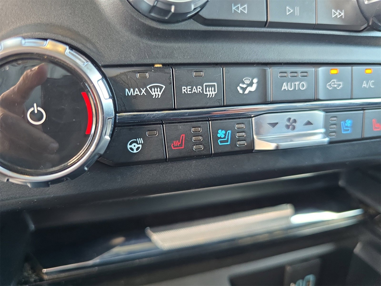 Used 2024 Ford F450 Lariat image 18