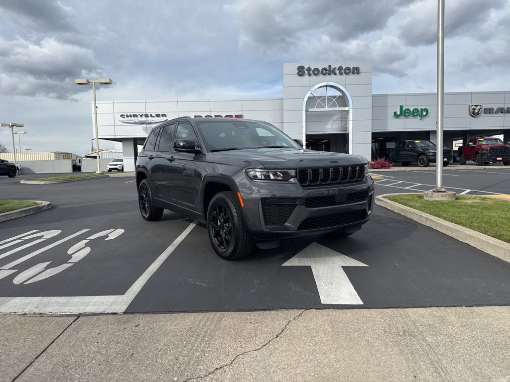 New 2026 Jeep Grand Cherokee Altitude