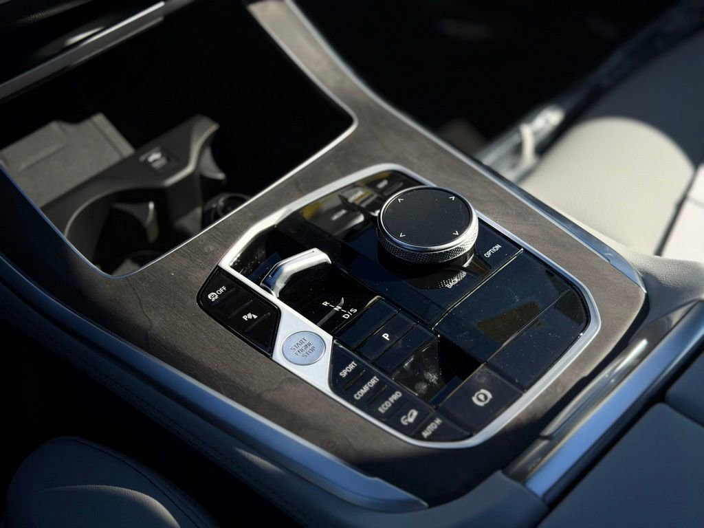 New 2026 BMW X5 xDrive40i w/ M Sport Package image 16