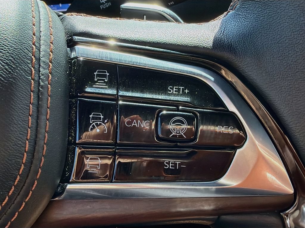 Used 2025 Jeep Grand Cherokee Summit w/ Obsidian Package AWD/4WD image 37