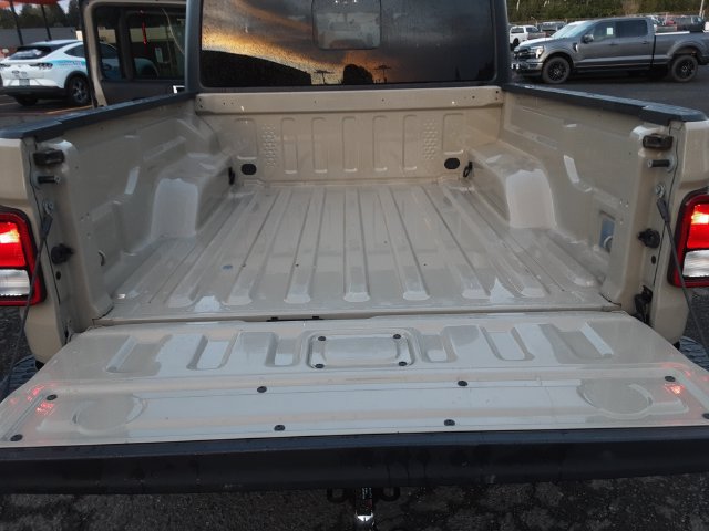 Used 2020 Jeep Gladiator Rubicon w/ Trailer Tow Package AWD/4WD image 27