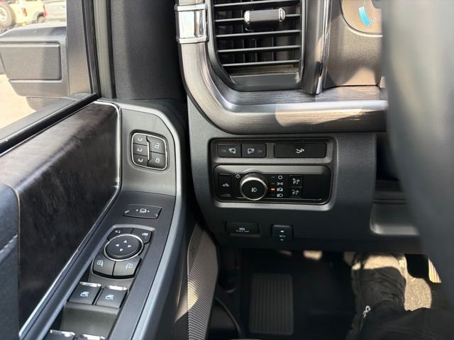 Used 2024 Ford F350 Lariat w/ Lariat Ultimate Package AWD/4WD image 23