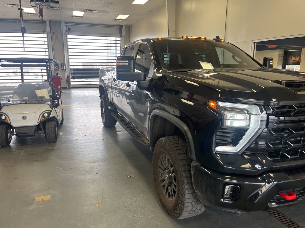 Used 2024 Chevrolet Silverado 2500 ZR2 w/ Technology Package image 1