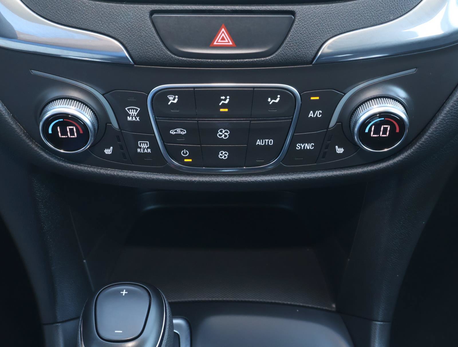 Used 2020 Chevrolet Equinox LT AWD/4WD image 23