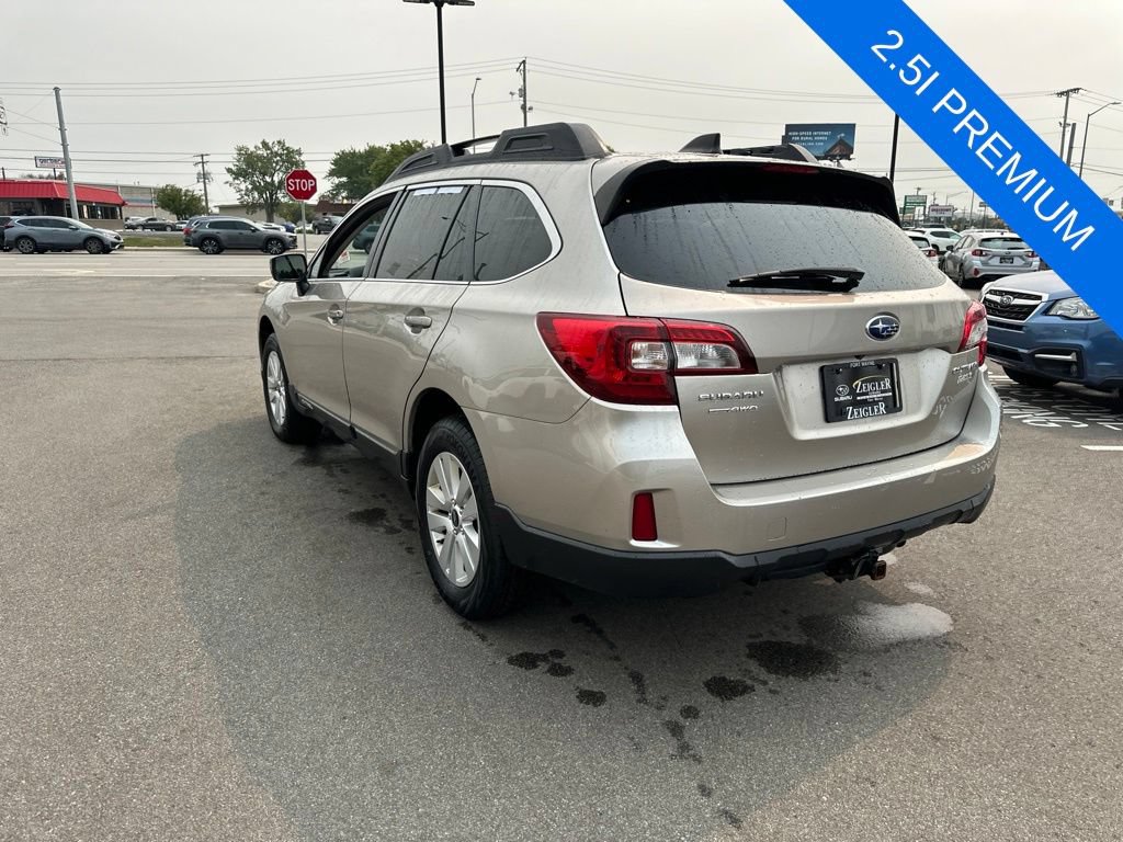 Used 2017 Subaru Outback 2.5i Premium AWD/4WD image 4