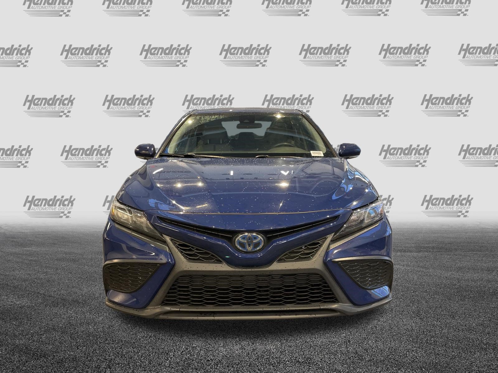 Used 2024 Toyota Camry SE FWD image 3
