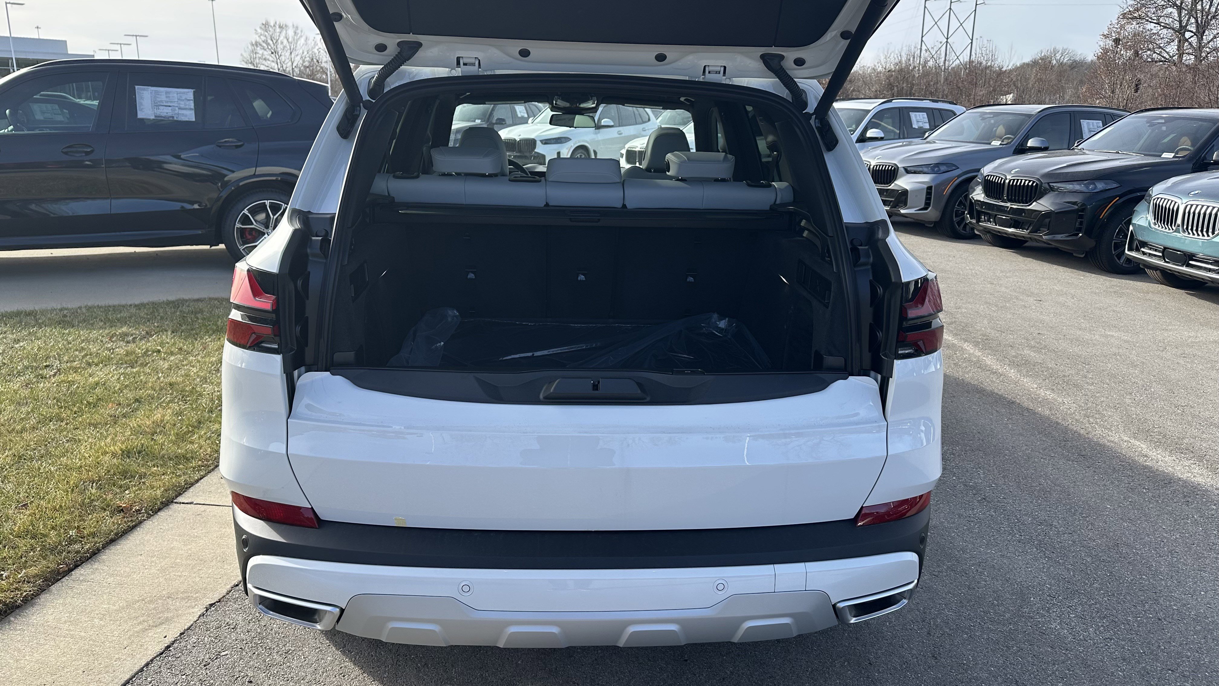 Used 2026 BMW X5 xDrive40i w/ Premium Package AWD/4WD image 31