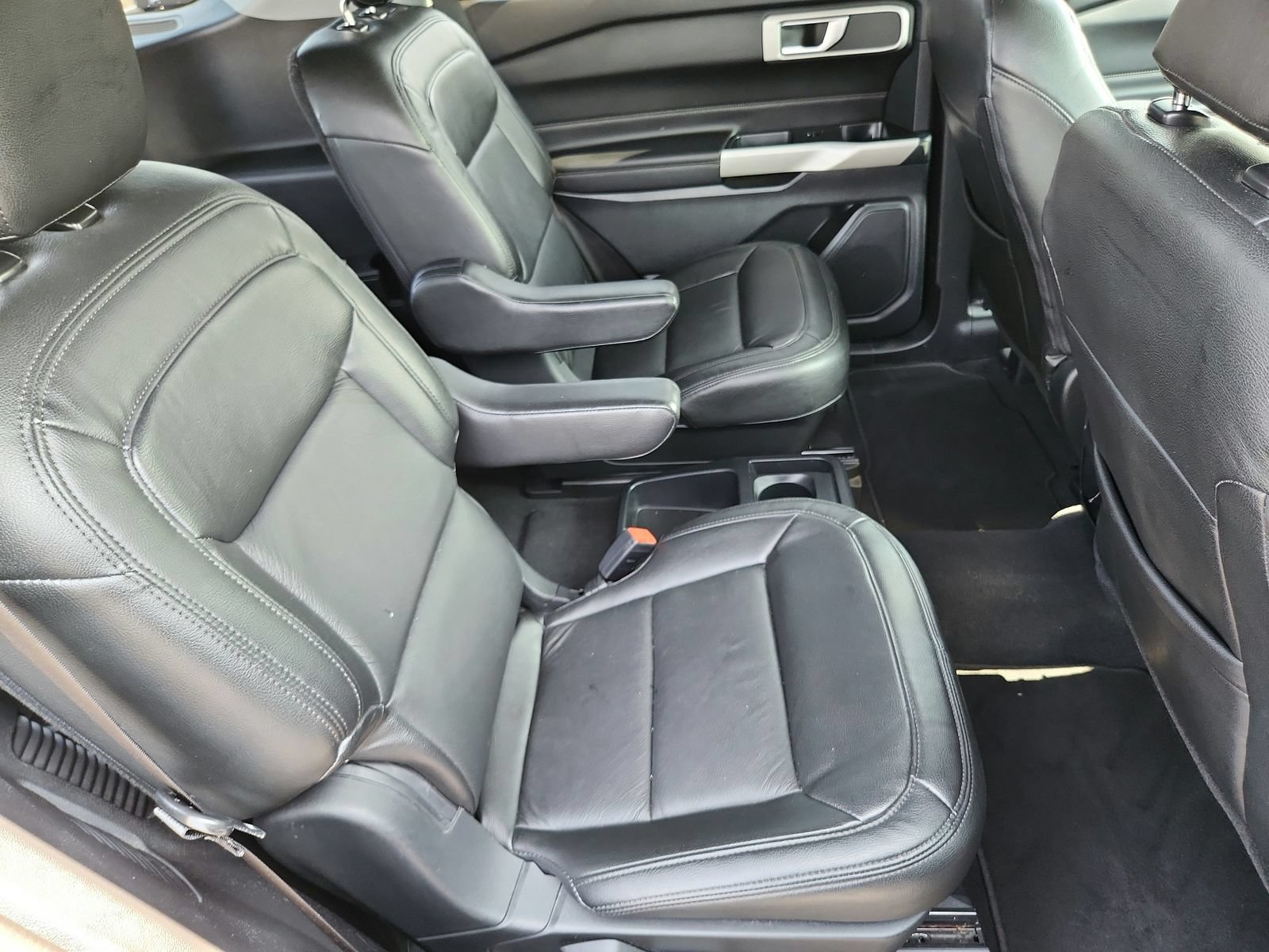 Used 2021 Ford Explorer XLT AWD/4WD image 29