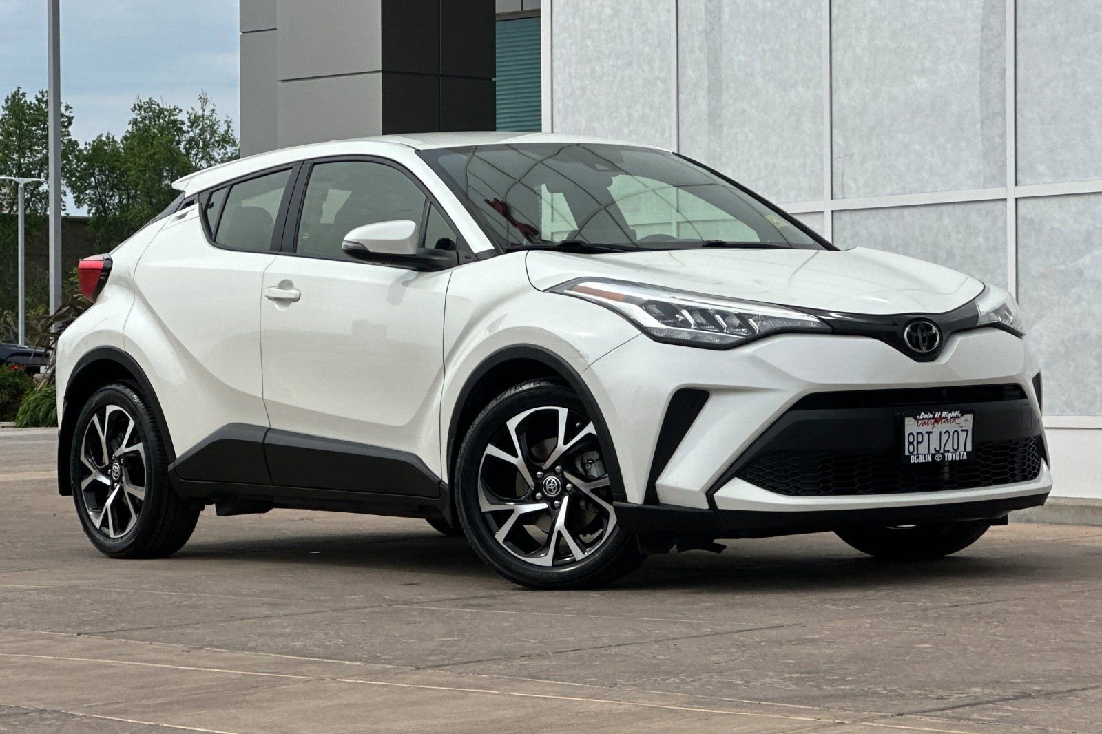 Certified 2020 Toyota C-HR XLE image 2