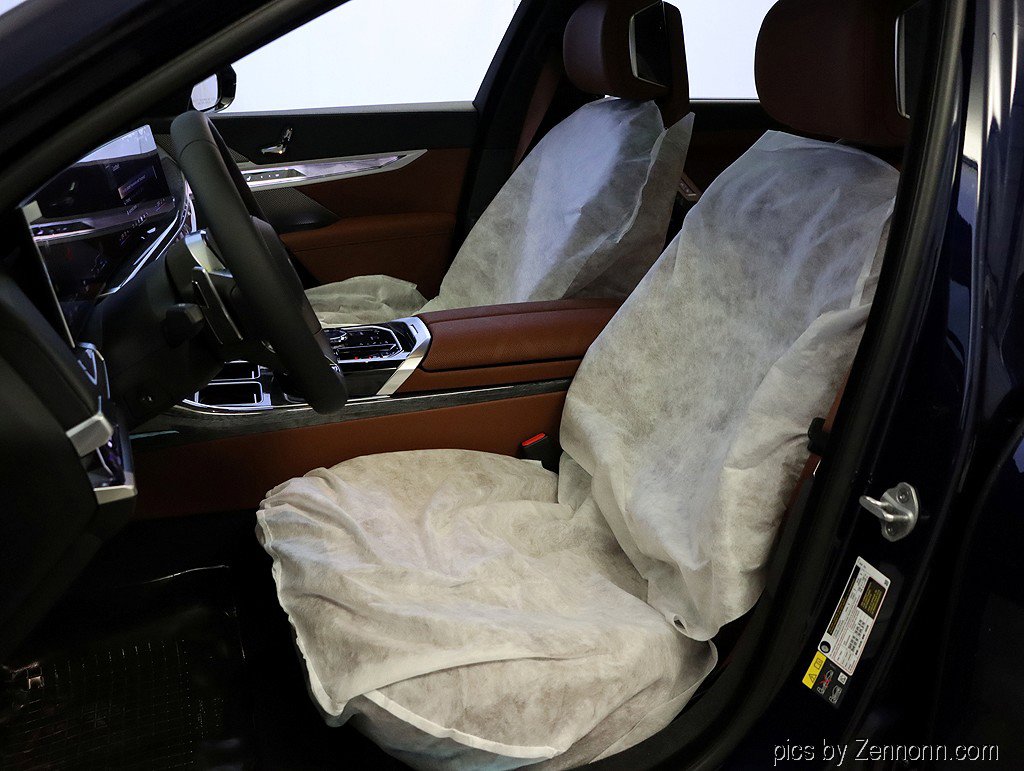 Used 2026 BMW 750e xDrive image 11