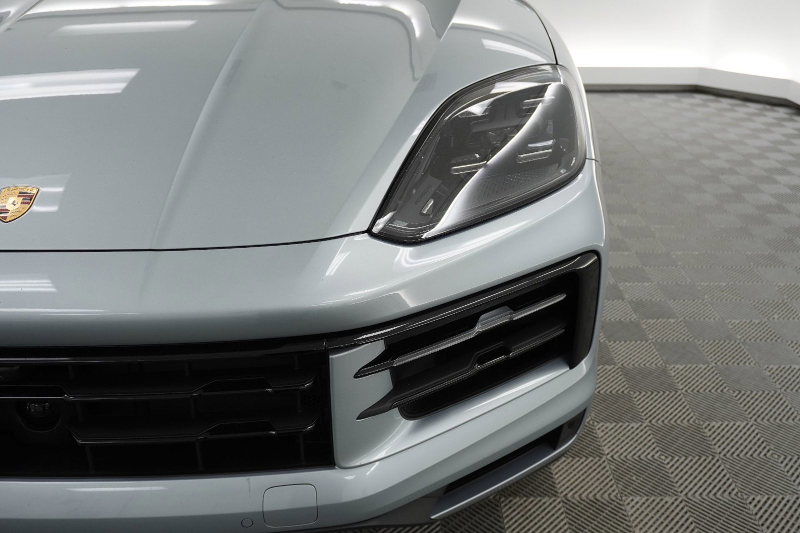 Certified 2026 Porsche Cayenne AWD/4WD image 13