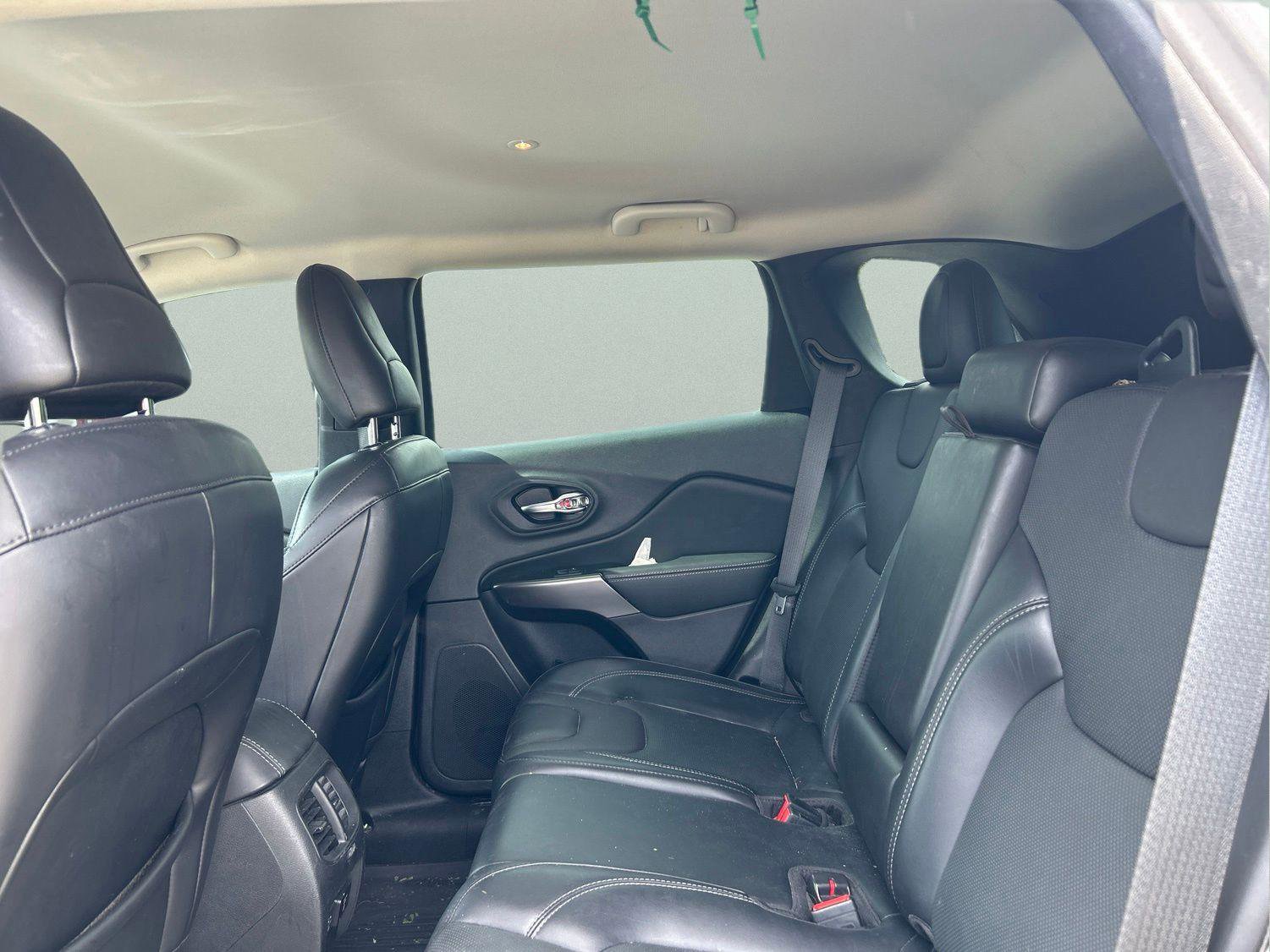 Certified 2021 Jeep Cherokee Latitude Lux w/ Comfort/Convenience Group FWD image 11