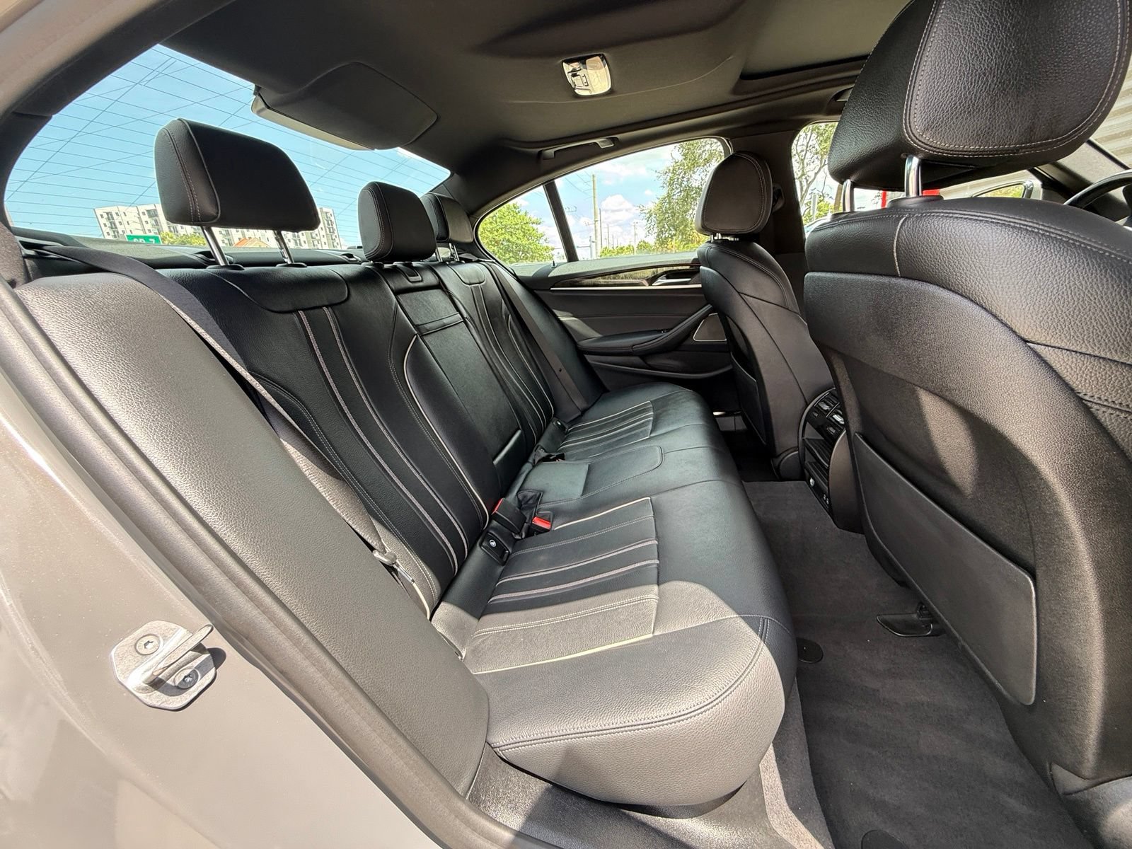Used 2021 BMW 540i w/ M Sport Package RWD image 30