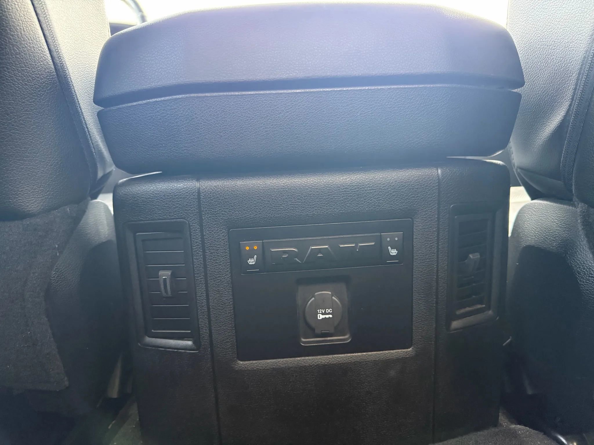Used 2015 RAM 2500 Laramie w/ Black Appearance Group AWD/4WD image 15