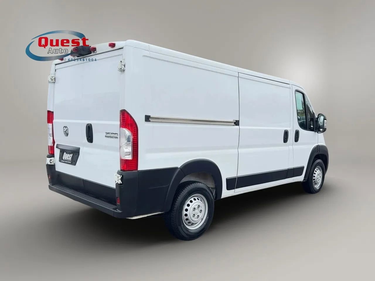 Used 2025 RAM ProMaster 2500 w/ Convenience Group FWD image 3