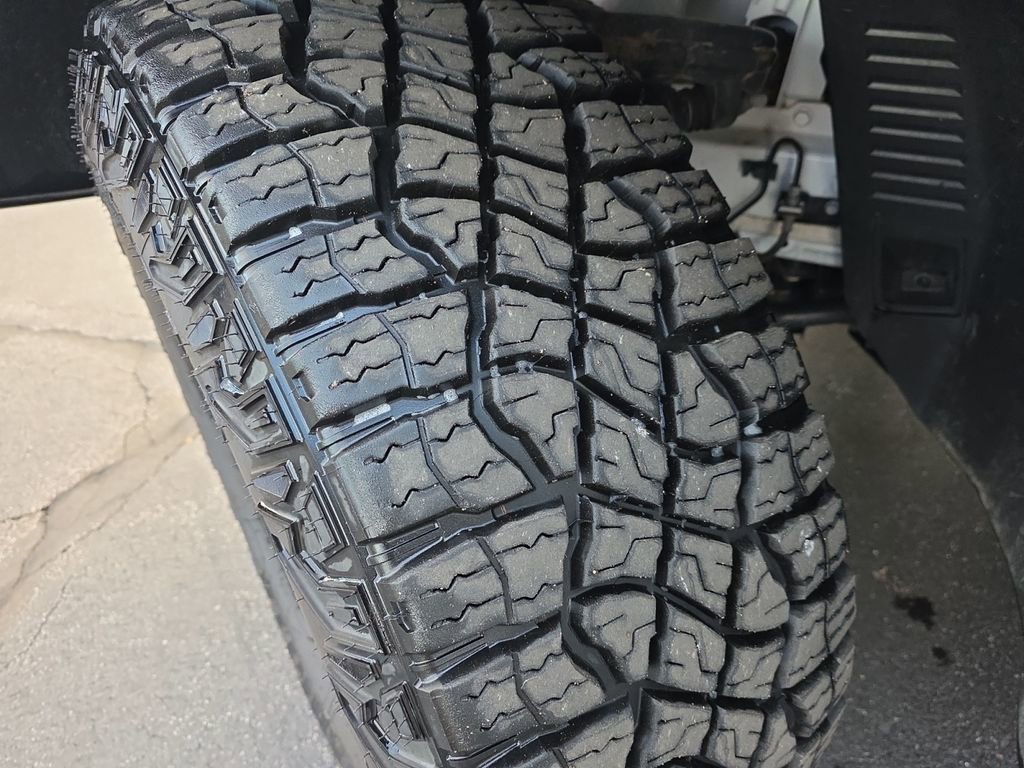 Used 2024 GMC Hummer EV 2X w/ Extreme Off-Road Package AWD/4WD image 25