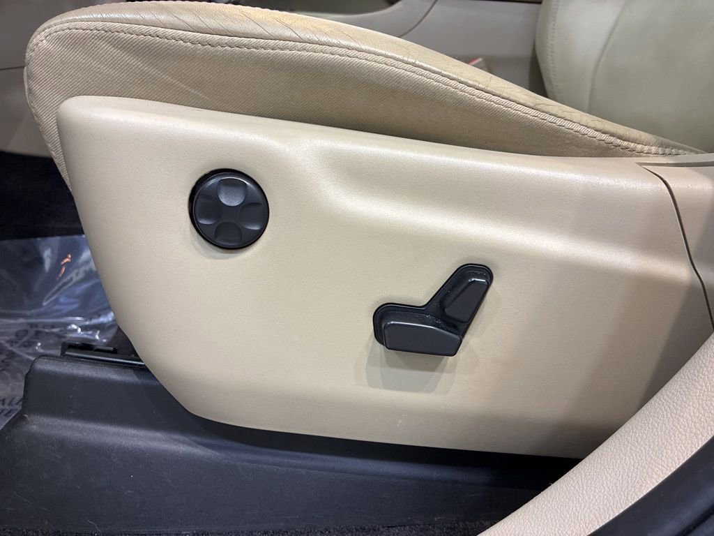 Used 2018 Jeep Grand Cherokee Limited image 17