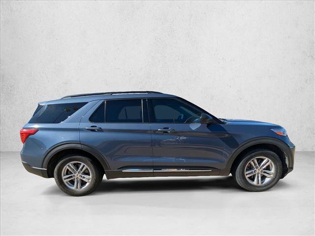 Used 2021 Ford Explorer XLT w/ Equipment Group 202A image 4