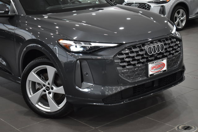 Used 2025 Audi Q5 Premium Plus w/ Premium Plus AWD/4WD image 3