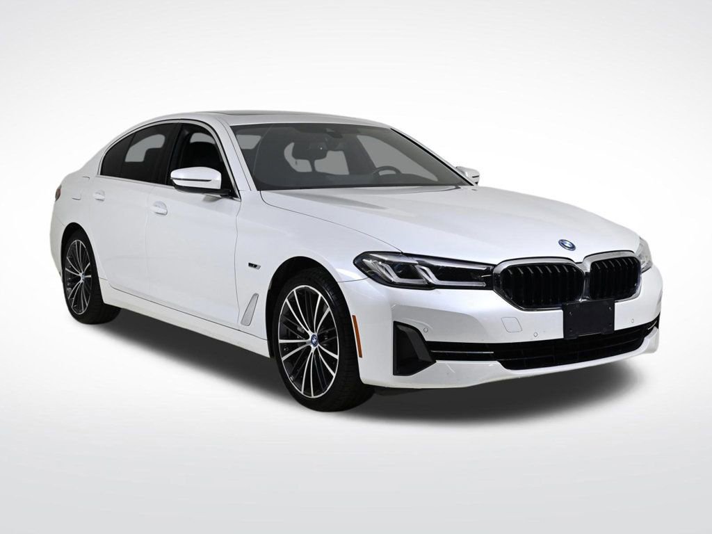 Used 2023 BMW 530e xDrive w/ Premium Package image 7